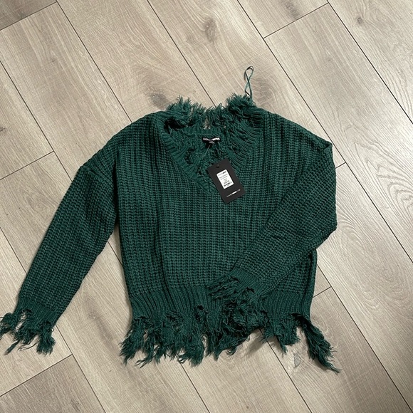 Fashion Nova Green V-Neck Distressed Sweater - Picture 3 of 3